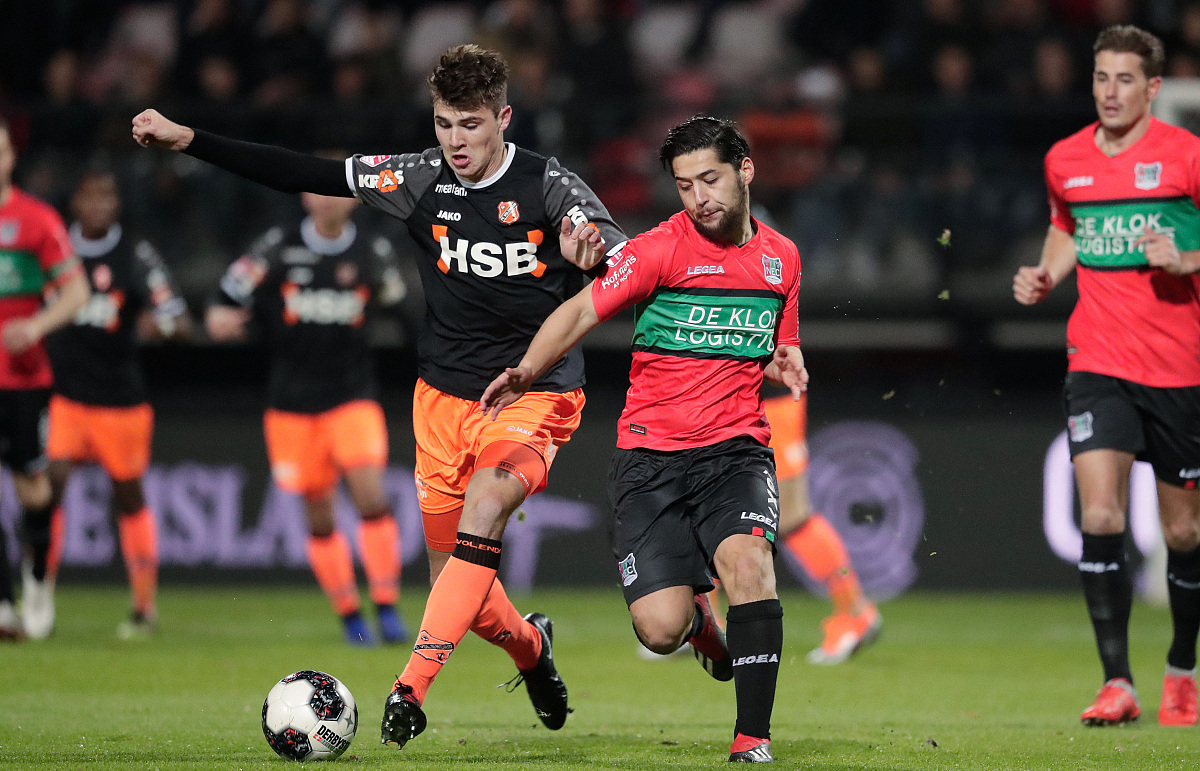 赛打下坚实 赛打下坚实