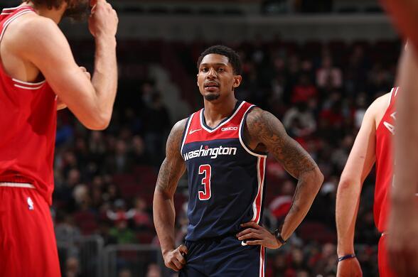 持品牌形象 持品牌形象